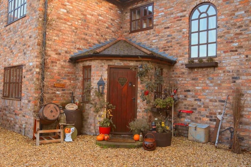 Bumbleberry Cottage Gresford Exterior foto